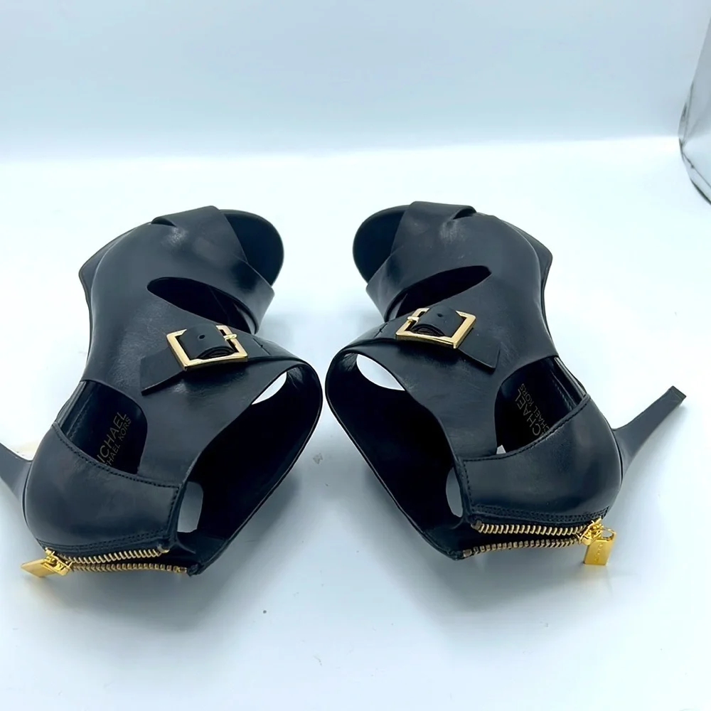 Michael Kors high heel  shoes in great condition.size 7.
